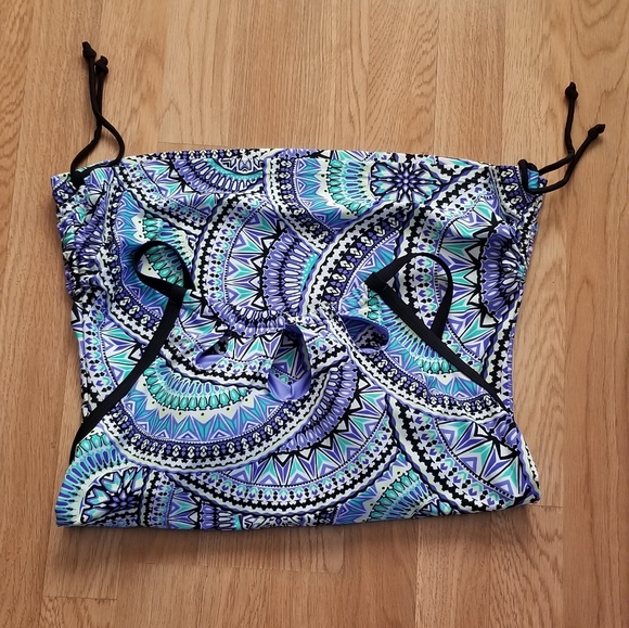 Womens swim top. Large - Picture 3 of 5